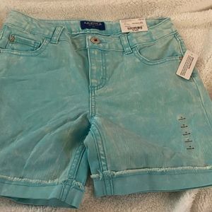 Kids shorts never worn